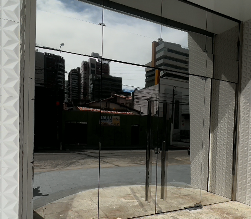 Aplicação profissional de película em janela